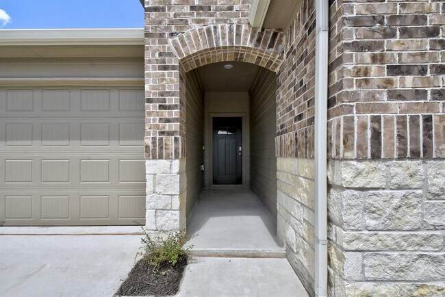 Building Photo - 1411 Havelock Wy