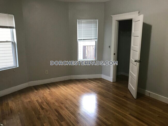 Foto del edificio - 109 Pleasant St.