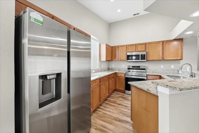 Building Photo - 2806 Cedaridge Dr