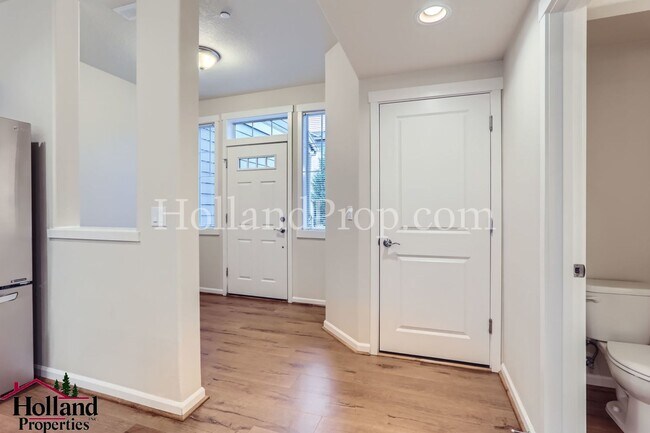 Foto del edificio - 7849 NE Caitlin St