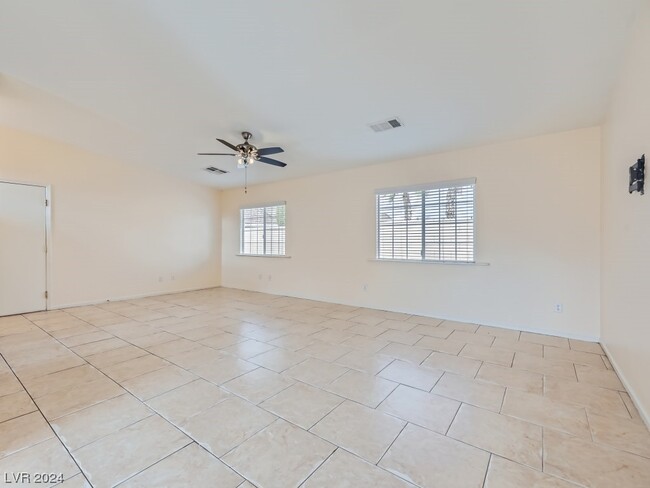 Building Photo - 5173 Panguitch Dr