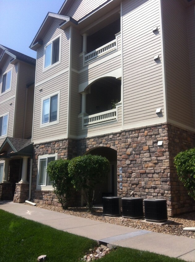 Foto principal - GREAT 2 Bed/2 Bath Condo with a Detached G...