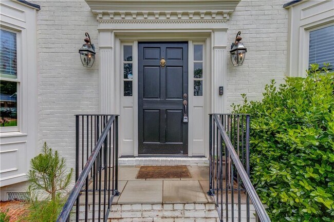 Foto del edificio - 153 Lantern Ridge Ct