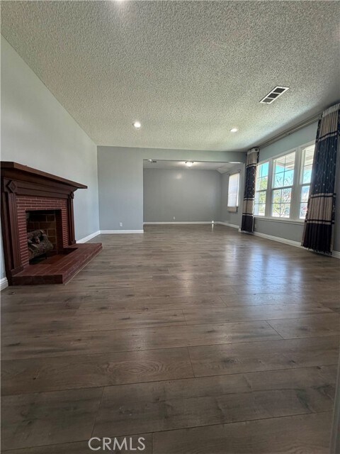 Building Photo - 807 Montecito Dr