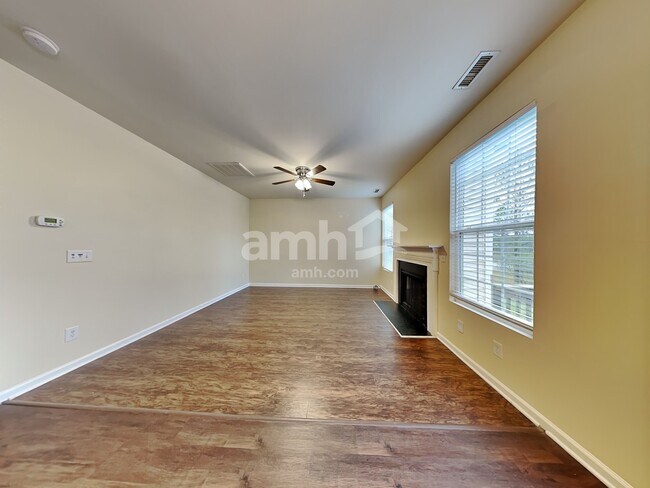 Building Photo - 3012 Cardinal Lake Drive