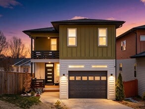 Building Photo - 927 Ramseur St