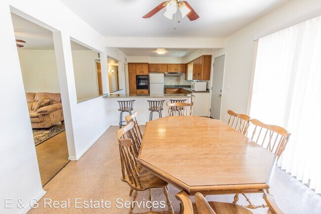 Foto del edificio - 3 br, 2 bath House - 1523 W. 7th Street