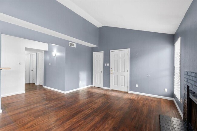 Foto del edificio - 7200 W T C Jester Blvd