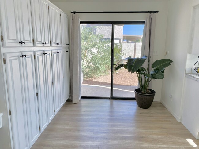 Foto del edificio - 6713 E Kelton Ln