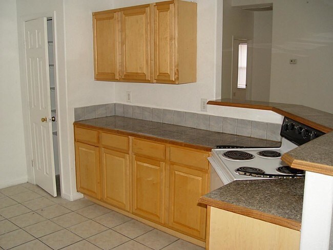 Foto del edificio - 34614 Lakeside Dr