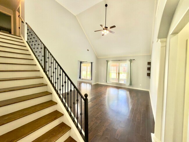 Foto del edificio - 570 Winding Valley Cove