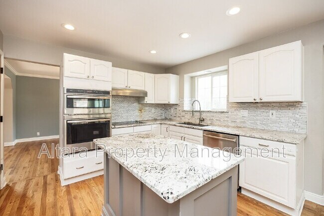 Foto del edificio - 1825 Starstone Ct
