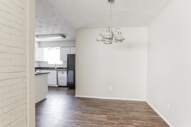 Building Photo - 24134 Silversmith Ln