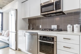 Building Photo - 1010-2601-1016 6 St SW