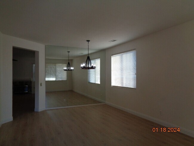 Building Photo - Lovely Single Story Rancho Vista Home Offe...