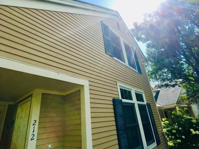 Foto del edificio - 212 Village at Ormsby Hill Rd