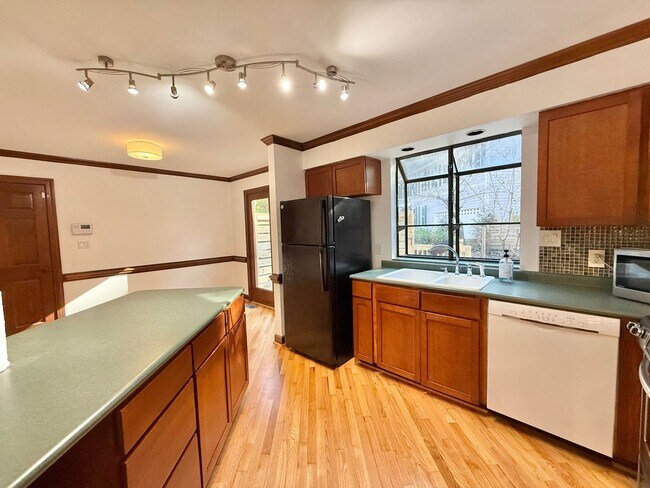 Foto del edificio - Charming 3BD, 2BA North Raleigh Home in Pr...