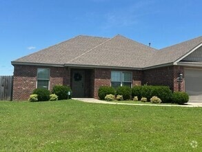 Building Photo - 2090 Eagle Dr