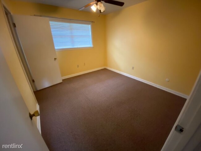 Building Photo - 3 br, 1.5 bath House - 203 Dean St
