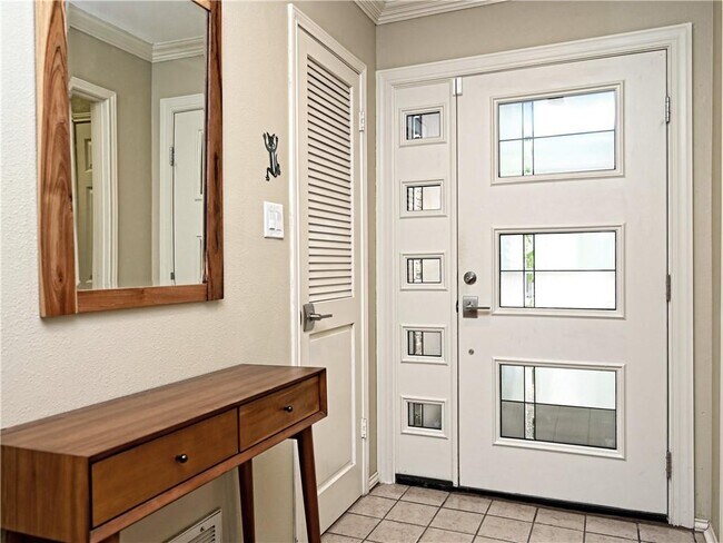 Building Photo - 8402 Summer Tree Ct