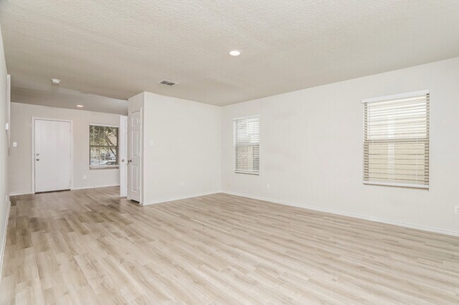 Building Photo - 8915 Scarlett Pl
