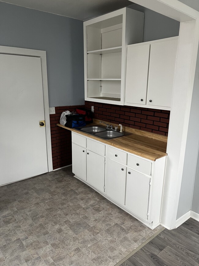 Kitchen - 527 W Main St