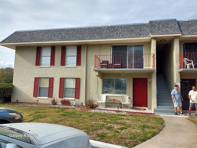 Building Photo - 903 W Oak Ridge Rd