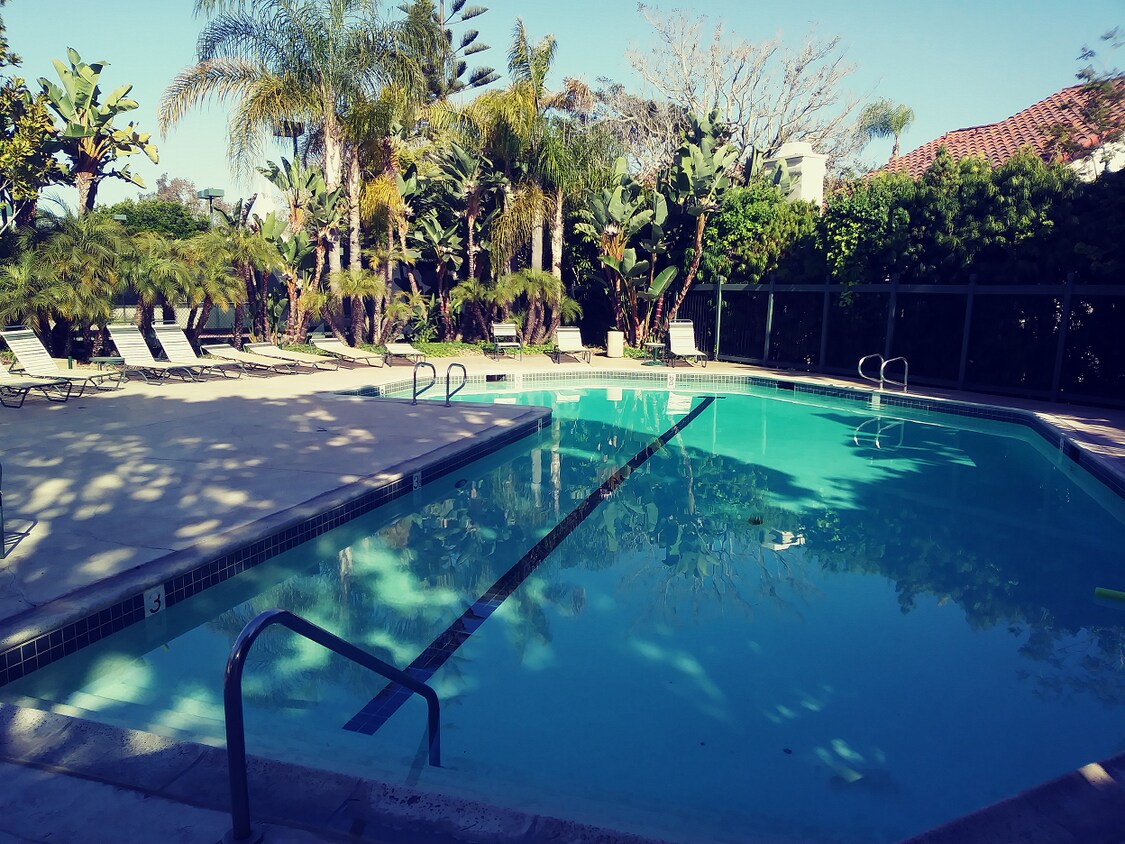 Primary Photo - 8738 Villa La Jolla Dr