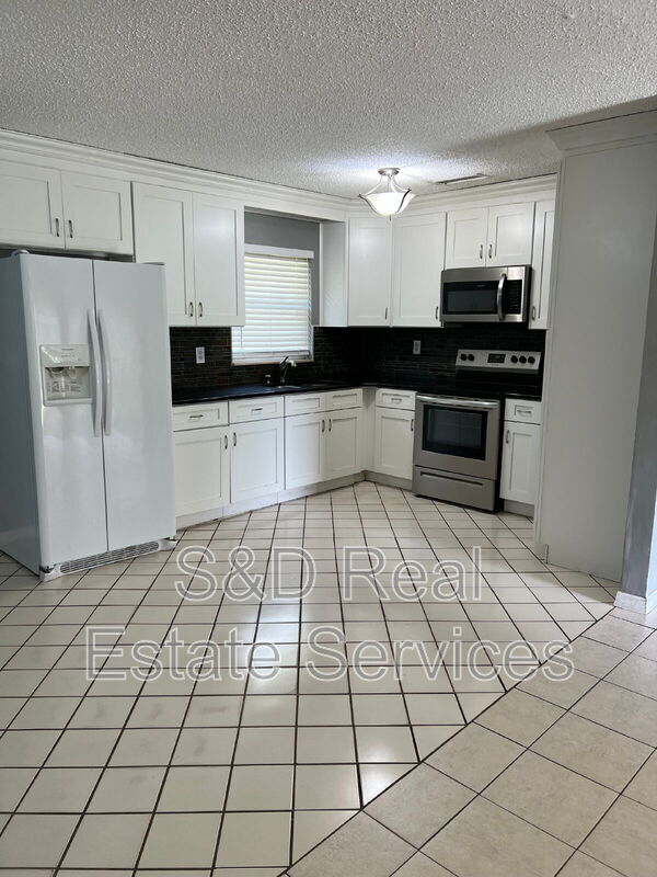 Foto del edificio - 2823 Kathryn Ave