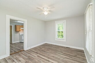 Building Photo - 4100 Garnet Dr