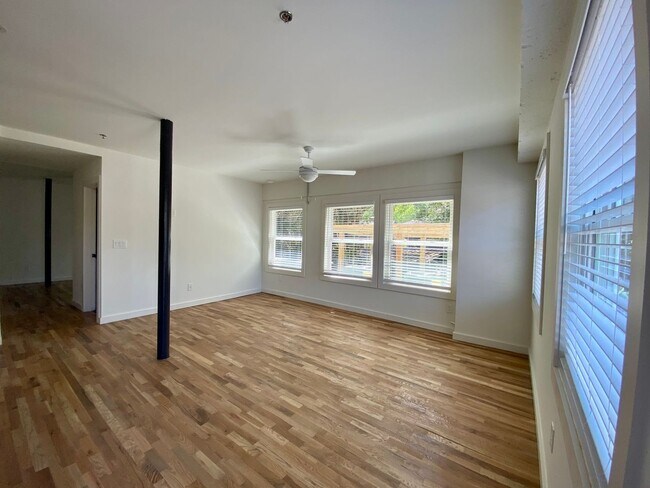 Building Photo - Brand New Luxury Apartments Steps from Beltline