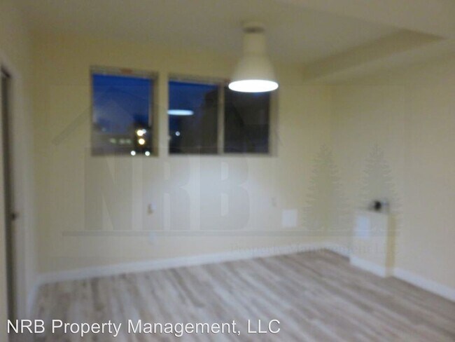 Building Photo - 913 S J St