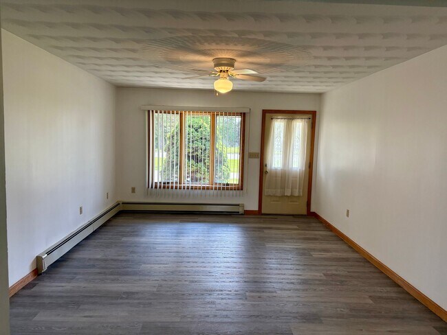 Building Photo - 2837 Bedford St
