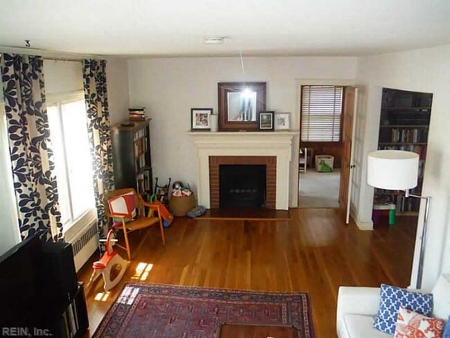 Photo - Larchmont House