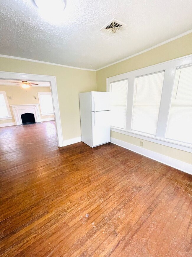 Foto del edificio - ** 4 Bed 2 Bath located by Jackson Hospita...