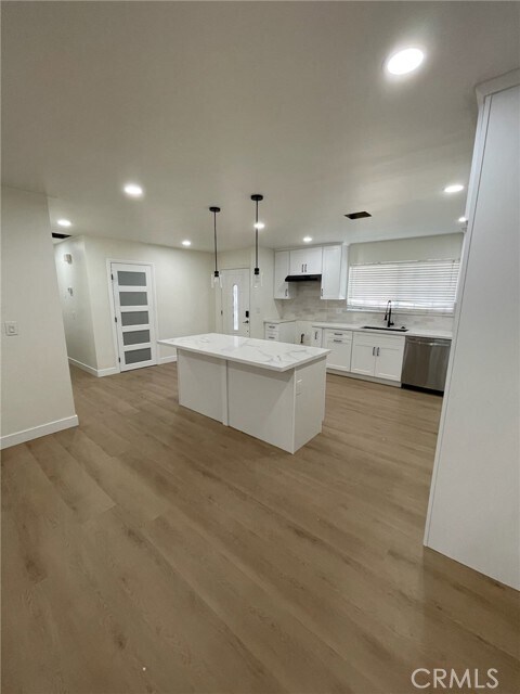 Foto del edificio - 10076 Seventh Ave