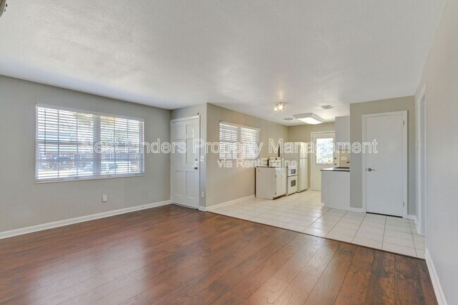 Foto del edificio - 748 Foxbriar Cove