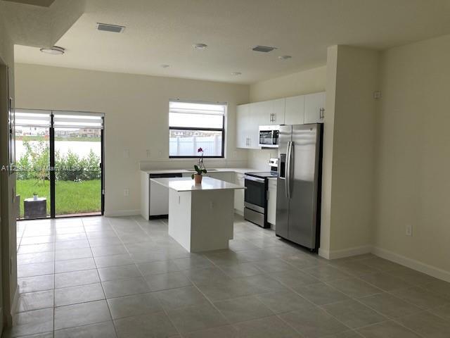 Foto del edificio - 3270 W 114th Ter
