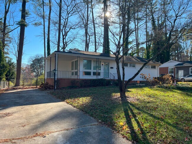Building Photo - 3Br 2Ba home in Guilford Hills