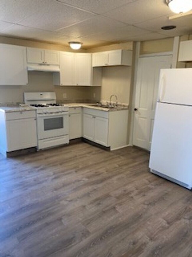 Foto del edificio - Updated-1 bedroom Apartment