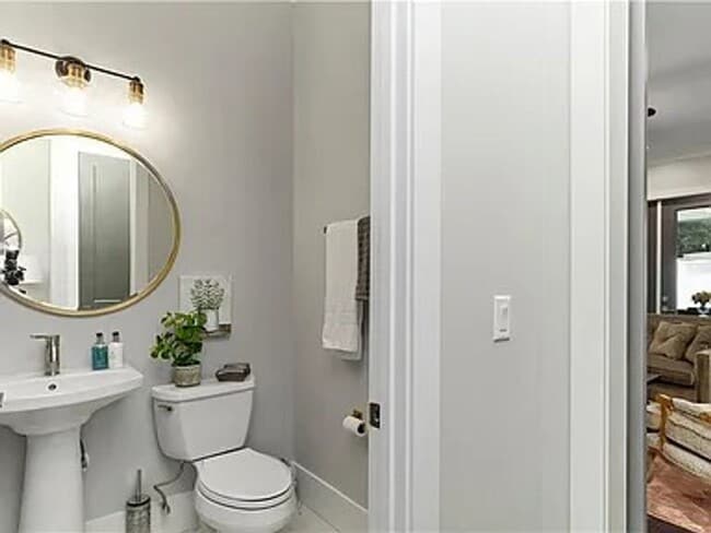 Foto del edificio - Exquisite 4-Bed, 5.5-Bath Executive Retrea...