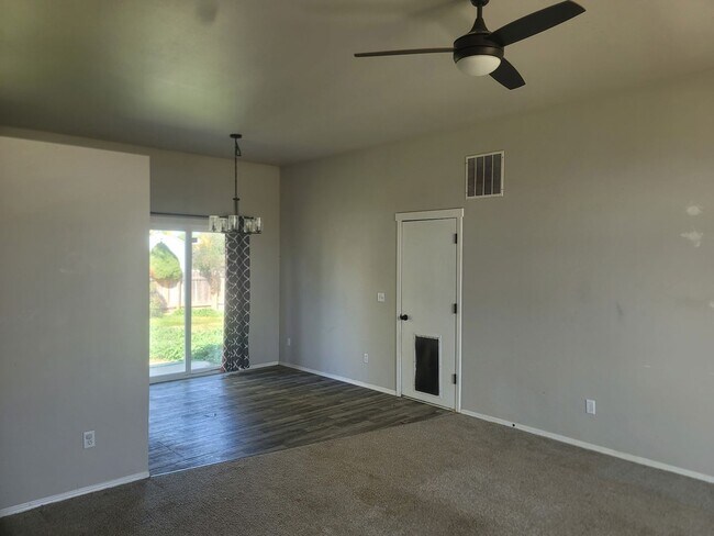 Foto del edificio - Bright & Beautiful 3-Bed, 2-Bath Home with...