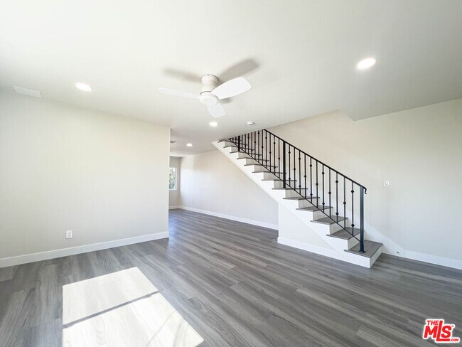 Foto del edificio - 6535 Pickering Ave