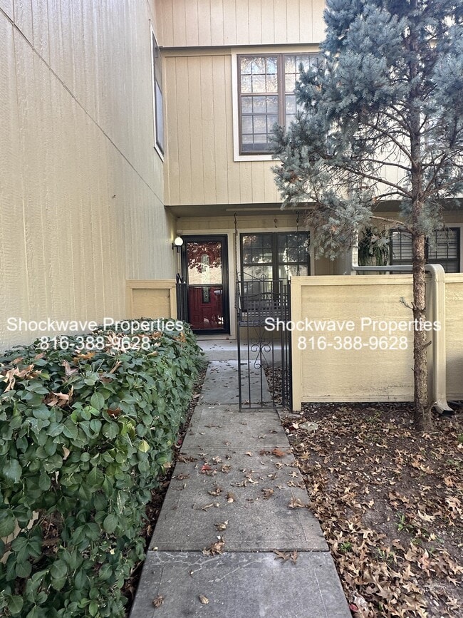 Building Photo - 12216 Holmes Ln