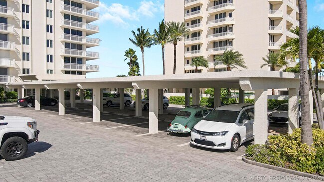Foto del edificio - 375 S Beach Rd