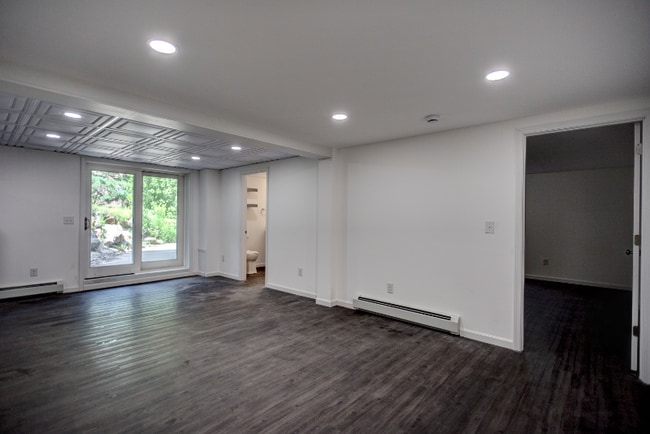 Building Photo - 308 E Mary St