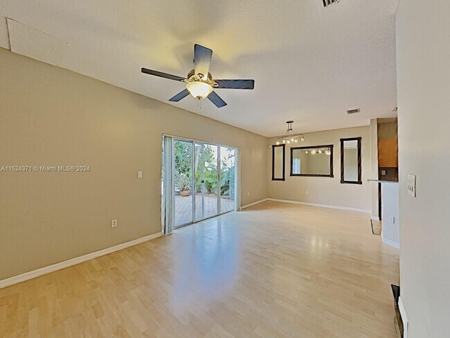 Building Photo - 12751 SW 28th Ct