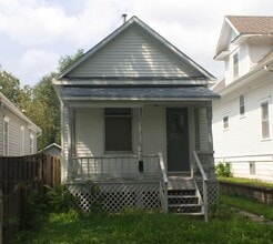 Building Photo - 820 Charleston St