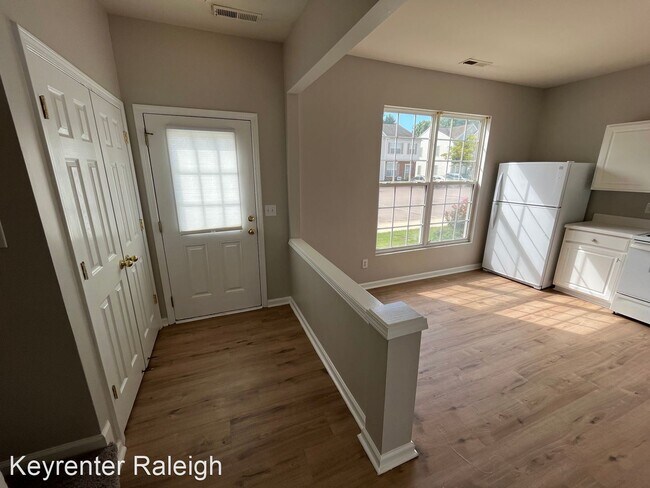 Building Photo - 3 br, 2.5 bath House - 5324 Glen Canyon Rd.