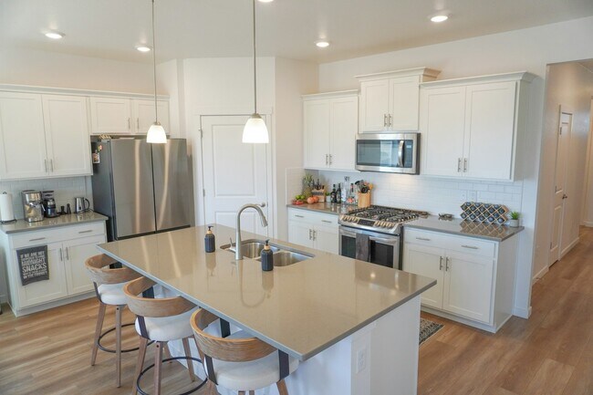 Photo - 1858 Mount Monroe Dr House